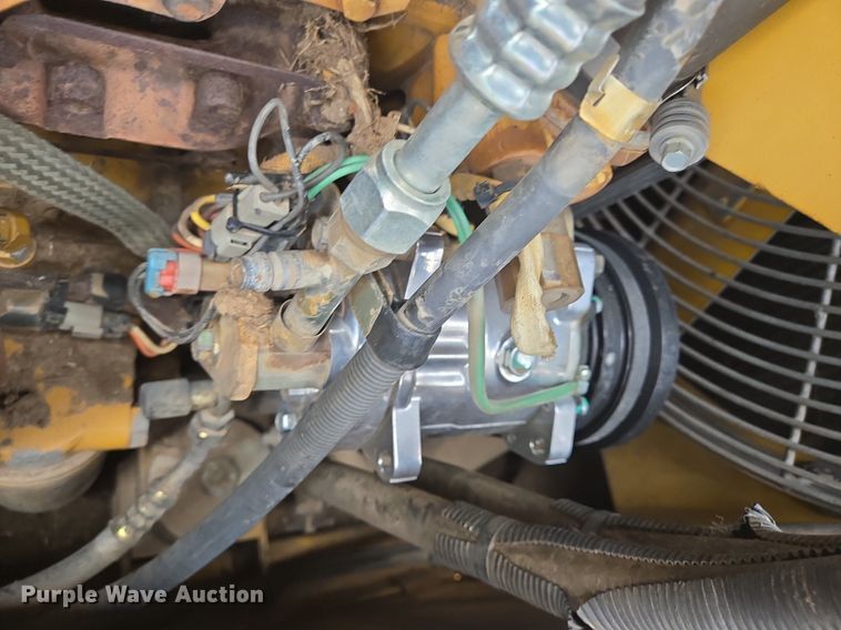 image for item DS7520 2000 Caterpillar D6M dozer