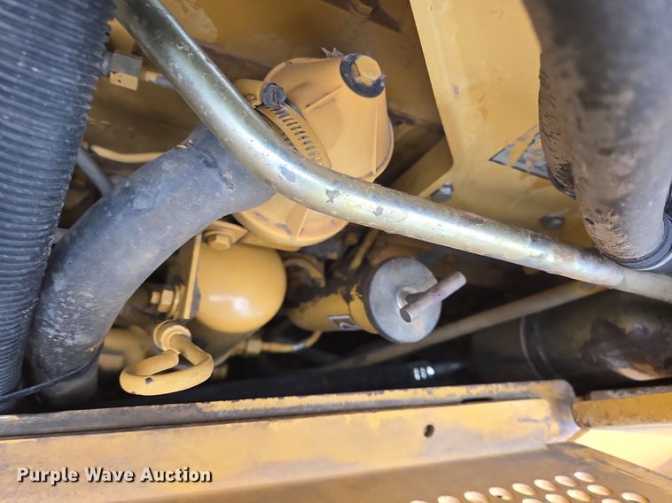 image for item DS7520 2000 Caterpillar D6M dozer