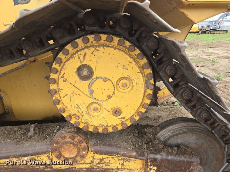 image for item DS7520 2000 Caterpillar D6M dozer