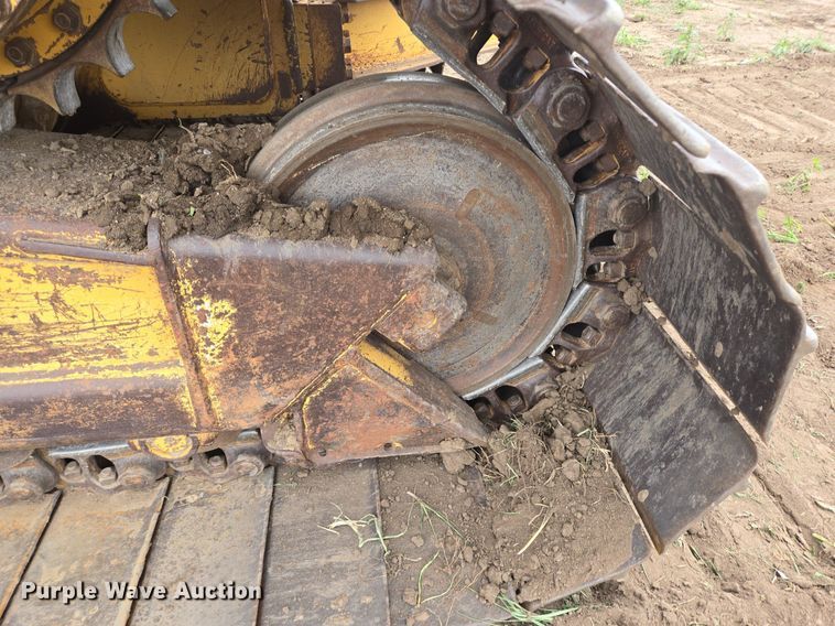 image for item DS7520 2000 Caterpillar D6M dozer