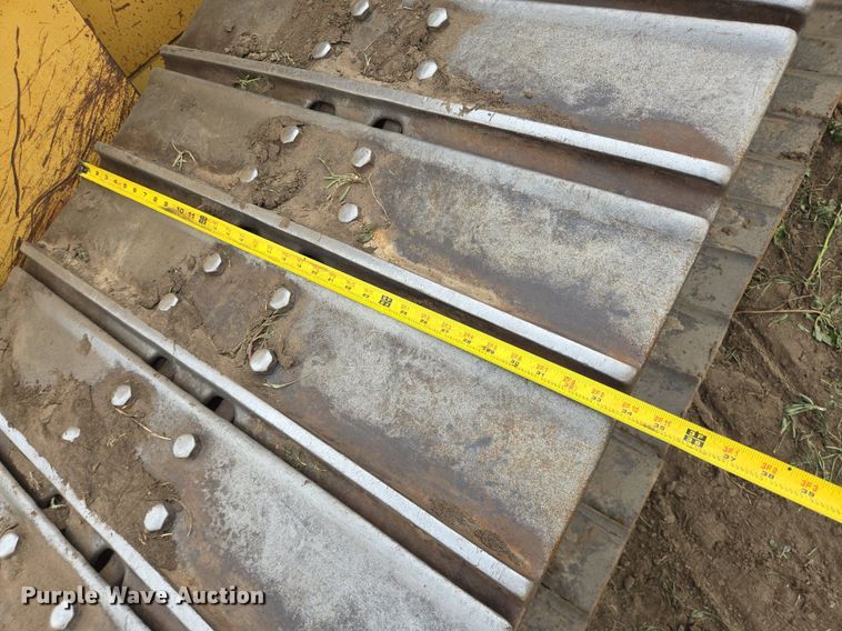 image for item DS7520 2000 Caterpillar D6M dozer