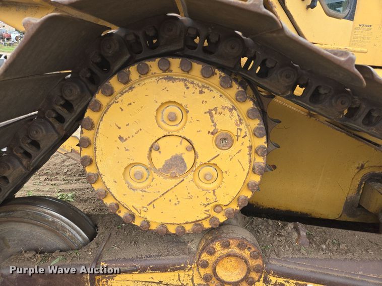 image for item DS7520 2000 Caterpillar D6M dozer