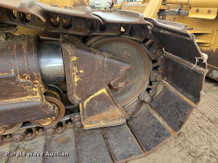 image for item DS7520 2000 Caterpillar D6M dozer