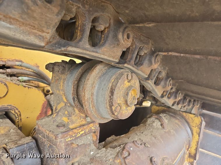 image for item DS7520 2000 Caterpillar D6M dozer