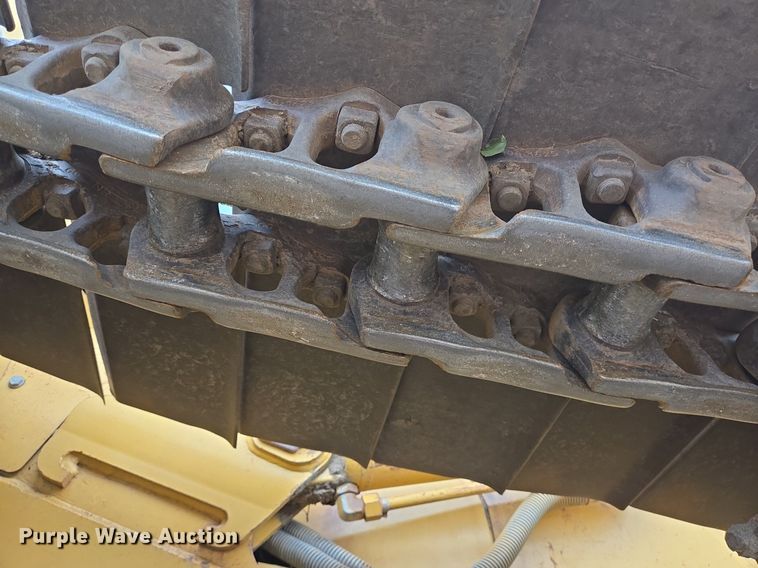 image for item DS7520 2000 Caterpillar D6M dozer