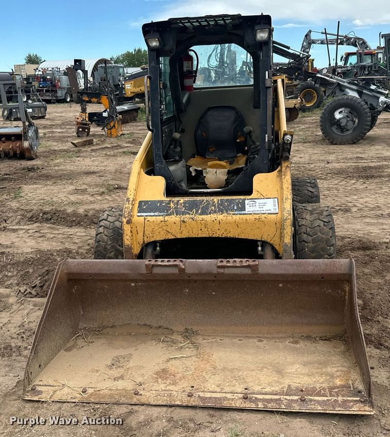 image for item DS7522 2006 Caterpillar 226B skid steer loader