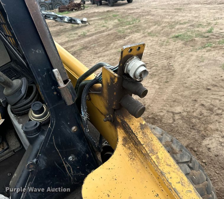 image for item DS7522 2006 Caterpillar 226B skid steer loader