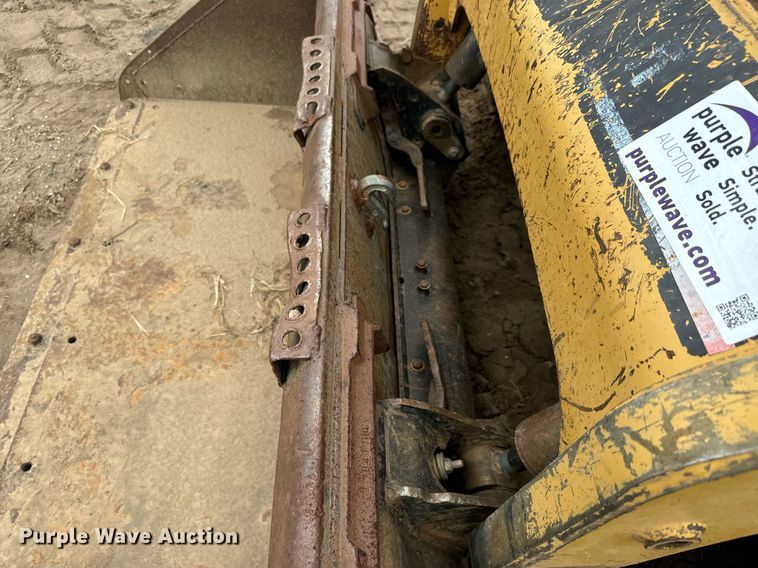 image for item DS7522 2006 Caterpillar 226B skid steer loader