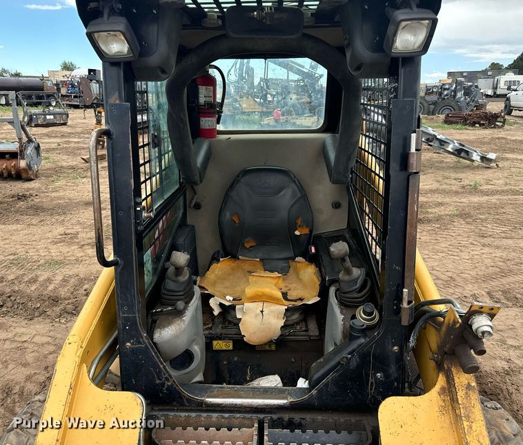 image for item DS7522 2006 Caterpillar 226B skid steer loader