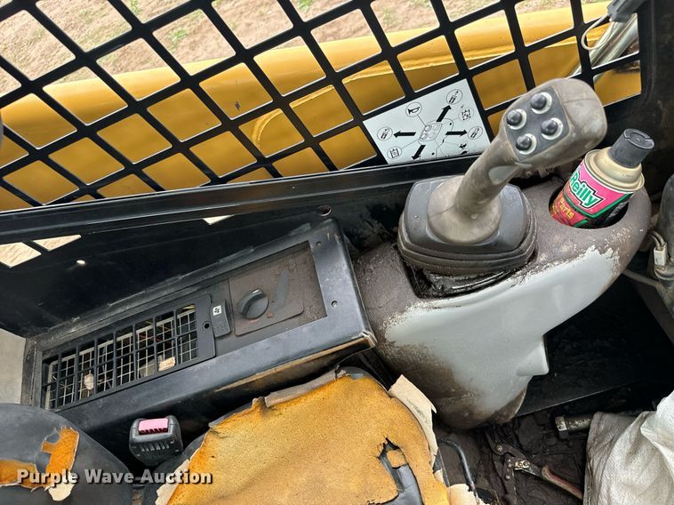 image for item DS7522 2006 Caterpillar 226B skid steer loader