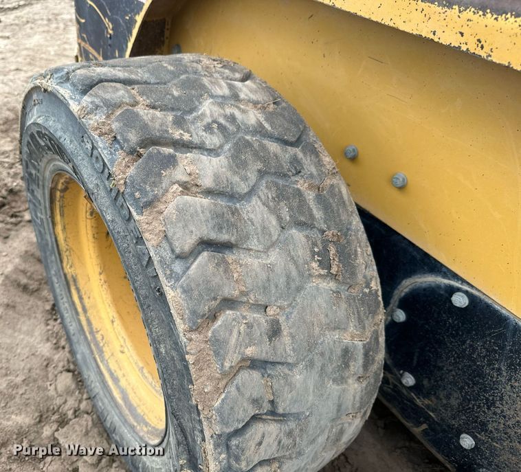 image for item DS7522 2006 Caterpillar 226B skid steer loader