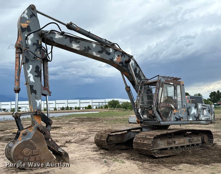 image for item DS7532 1993 Case 9030 excavator