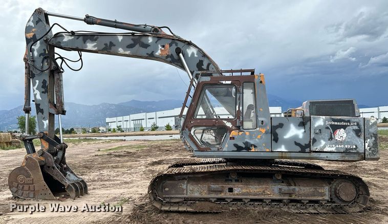 image for item DS7532 1993 Case 9030 excavator