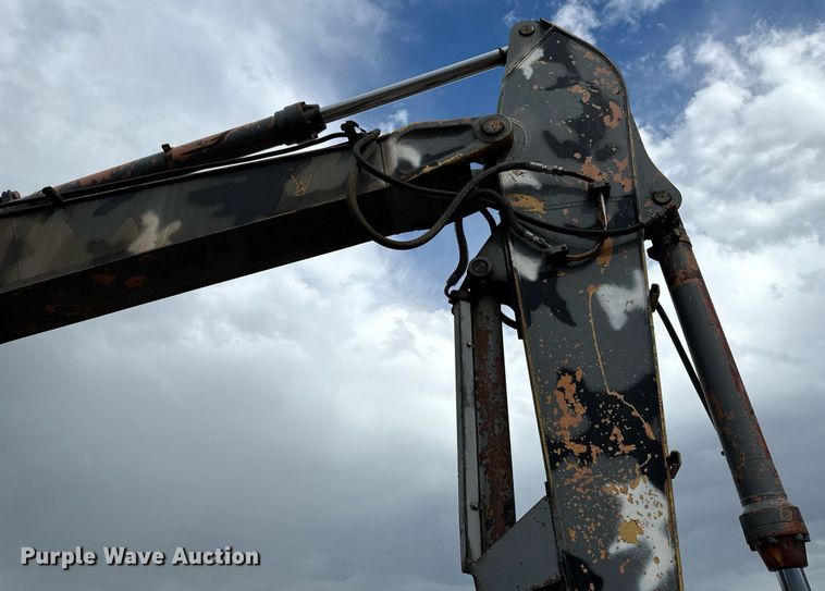 image for item DS7532 1993 Case 9030 excavator