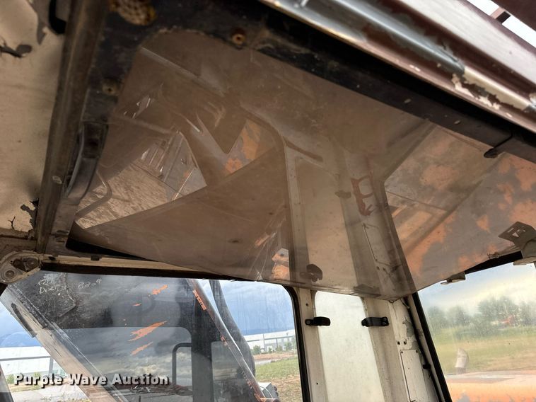 image for item DS7532 1993 Case 9030 excavator