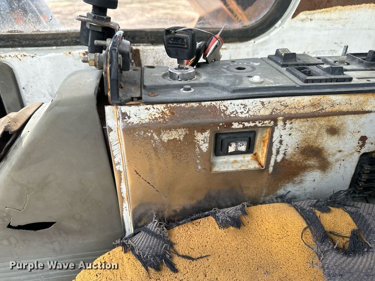 image for item DS7532 1993 Case 9030 excavator