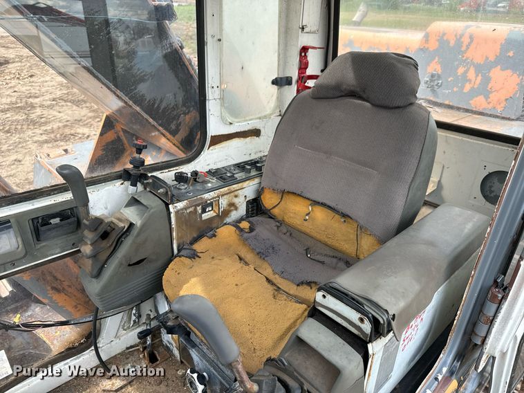 image for item DS7532 1993 Case 9030 excavator