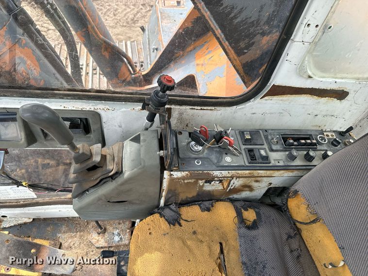 image for item DS7532 1993 Case 9030 excavator