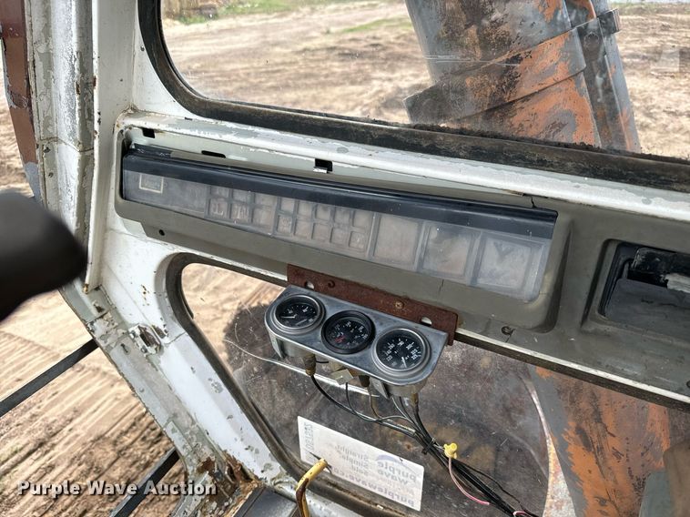 image for item DS7532 1993 Case 9030 excavator