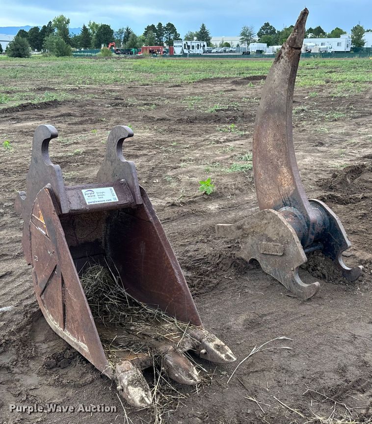 image for item DS7536 Excavator attachments 