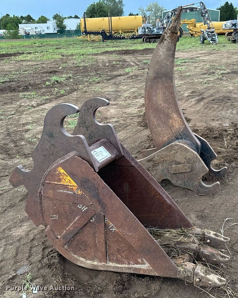image for item DS7536 Excavator attachments 