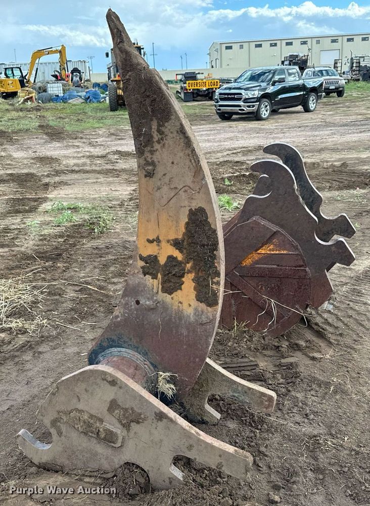 image for item DS7536 Excavator attachments 