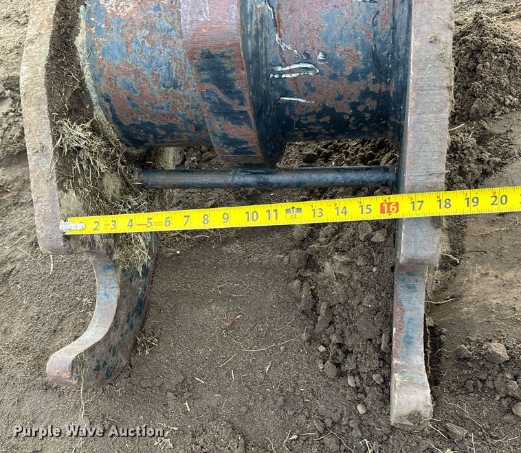 image for item DS7536 Excavator attachments 