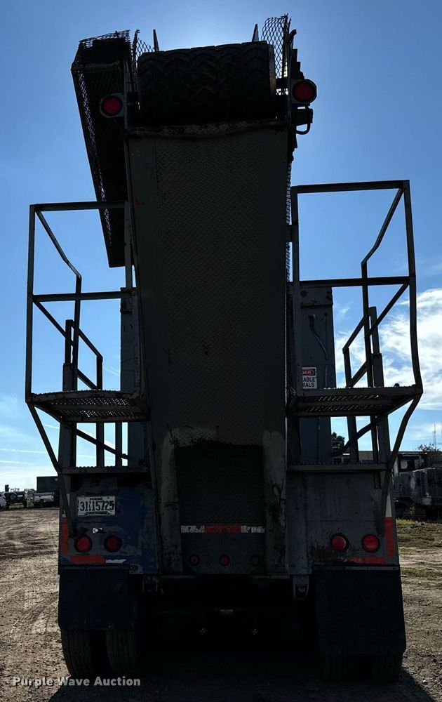 image for item DS7542 1996 Universal Refiner PDR8034 horizontal grinder