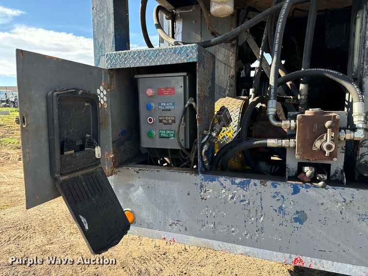 image for item DS7542 1996 Universal Refiner PDR8034 horizontal grinder