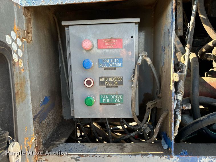 image for item DS7542 1996 Universal Refiner PDR8034 horizontal grinder