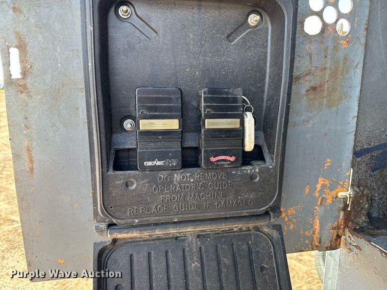 image for item DS7542 1996 Universal Refiner PDR8034 horizontal grinder