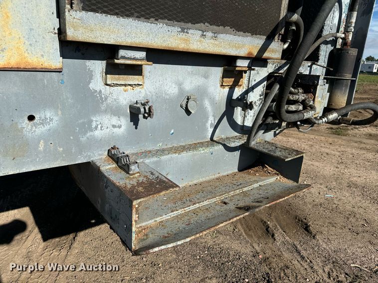 image for item DS7542 1996 Universal Refiner PDR8034 horizontal grinder