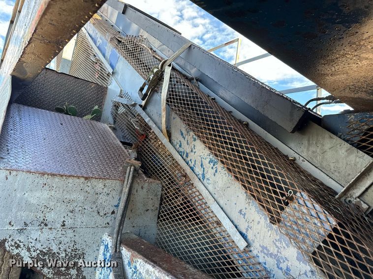 image for item DS7542 1996 Universal Refiner PDR8034 horizontal grinder