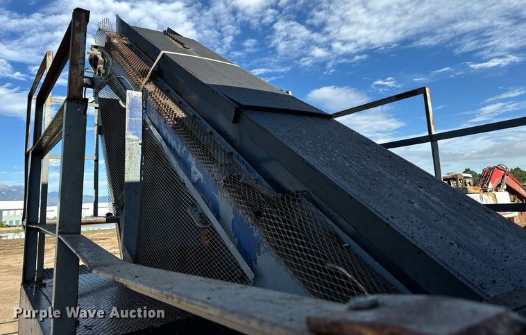 image for item DS7542 1996 Universal Refiner PDR8034 horizontal grinder