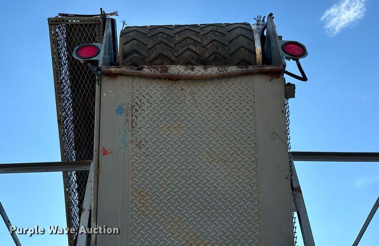 image for item DS7542 1996 Universal Refiner PDR8034 horizontal grinder