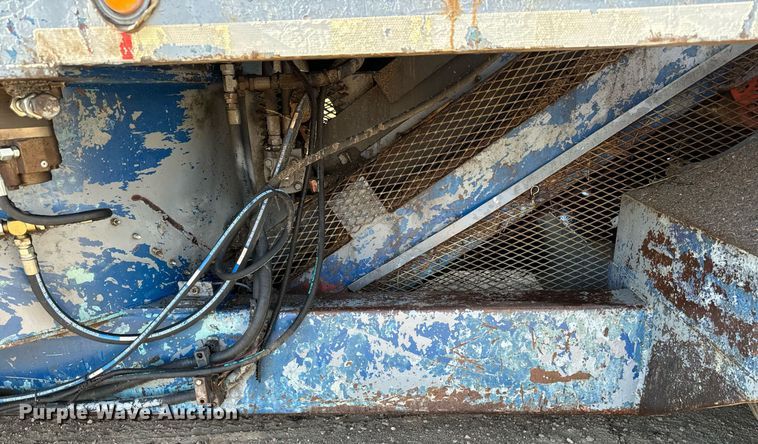 image for item DS7542 1996 Universal Refiner PDR8034 horizontal grinder