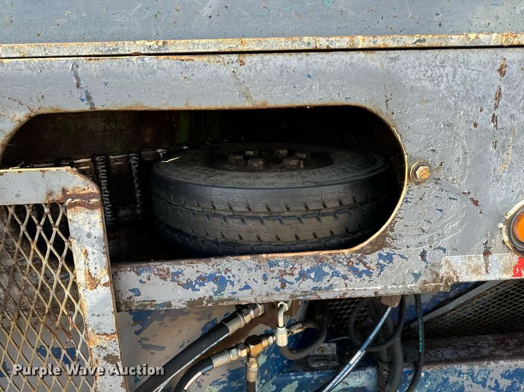 image for item DS7542 1996 Universal Refiner PDR8034 horizontal grinder