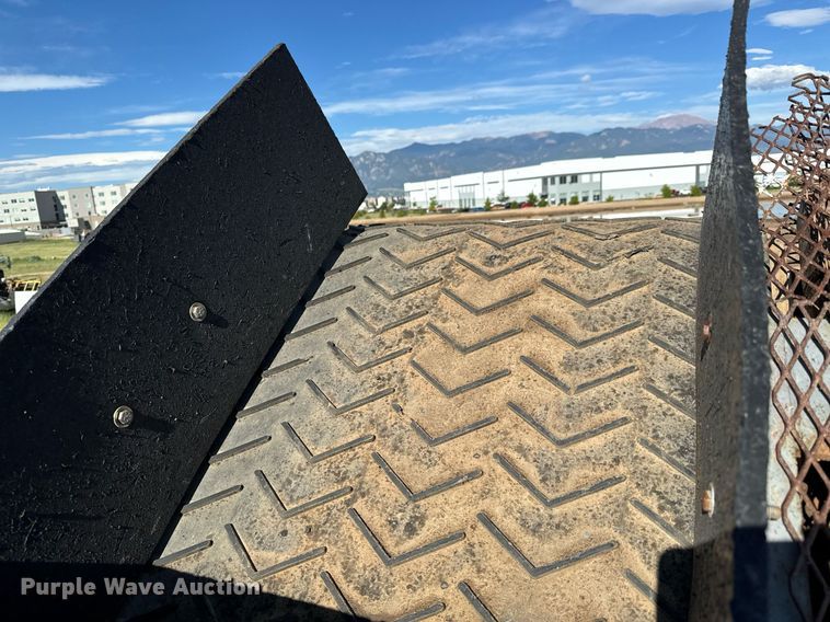 image for item DS7542 1996 Universal Refiner PDR8034 horizontal grinder