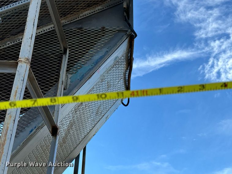 image for item DS7542 1996 Universal Refiner PDR8034 horizontal grinder