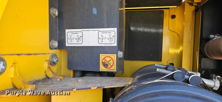 image for item DT5257 2015 Komatsu PC240LC-10 long reach excavator