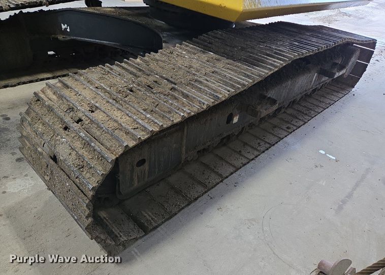 image for item DT5257 2015 Komatsu PC240LC-10 long reach excavator