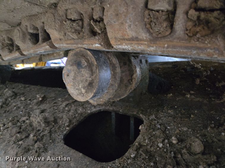 image for item DT5257 2015 Komatsu PC240LC-10 long reach excavator