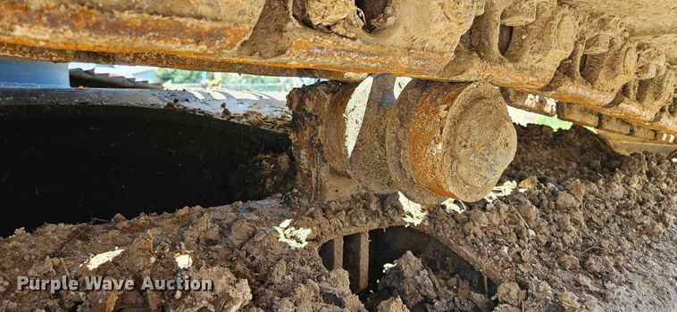 image for item DT5257 2015 Komatsu PC240LC-10 long reach excavator