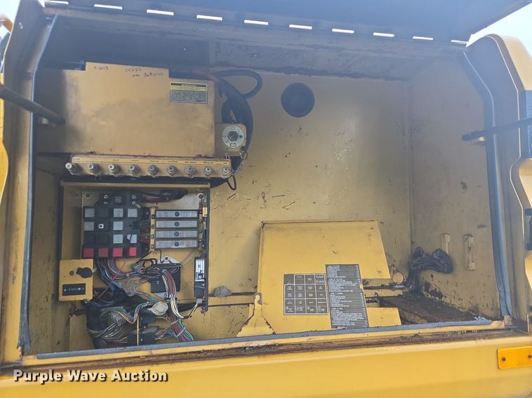 image for item DT5259 1996 Caterpillar M318 wheeled excavator