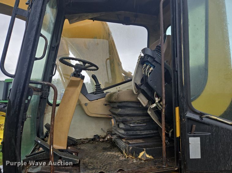 image for item DT5259 1996 Caterpillar M318 wheeled excavator
