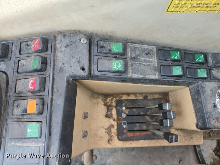 image for item DT5259 1996 Caterpillar M318 wheeled excavator