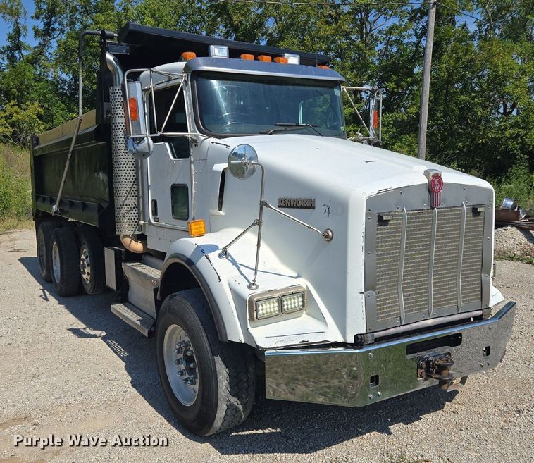 image for item DT7757 2010 Kenworth T800 dump truck
