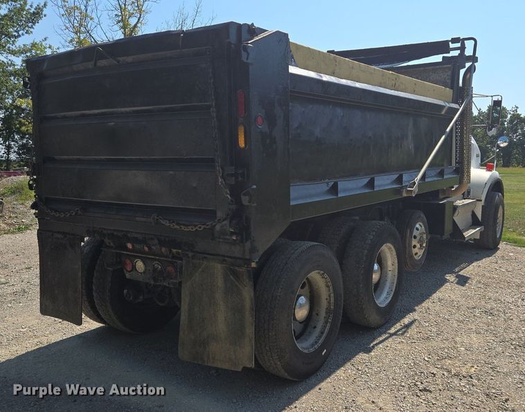 image for item DT7757 2010 Kenworth T800 dump truck