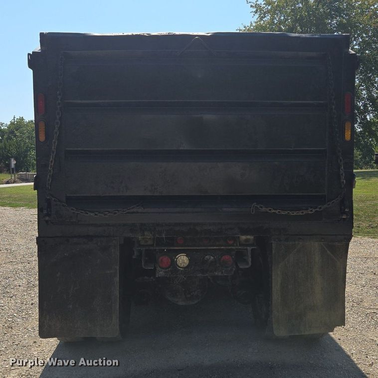 image for item DT7757 2010 Kenworth T800 dump truck