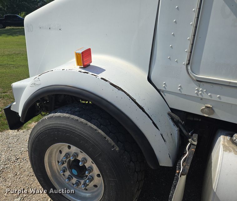 image for item DT7757 2010 Kenworth T800 dump truck